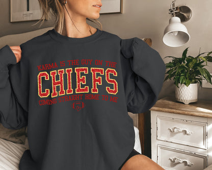 Karma Is The Guy On The Chiefs Sweatshirt, Sweat Travis Scott, Chiefs Era Sweatshirt-newamarketing