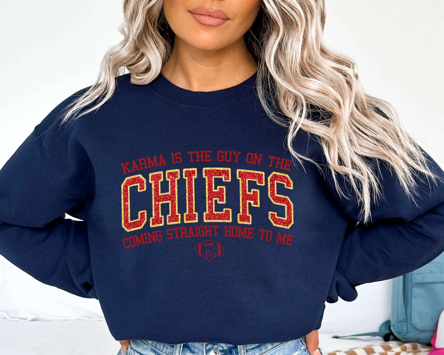 Karma Is The Guy On The Chiefs Sweatshirt, Sweat Travis Scott, Chiefs Era Sweatshirt-newamarketing